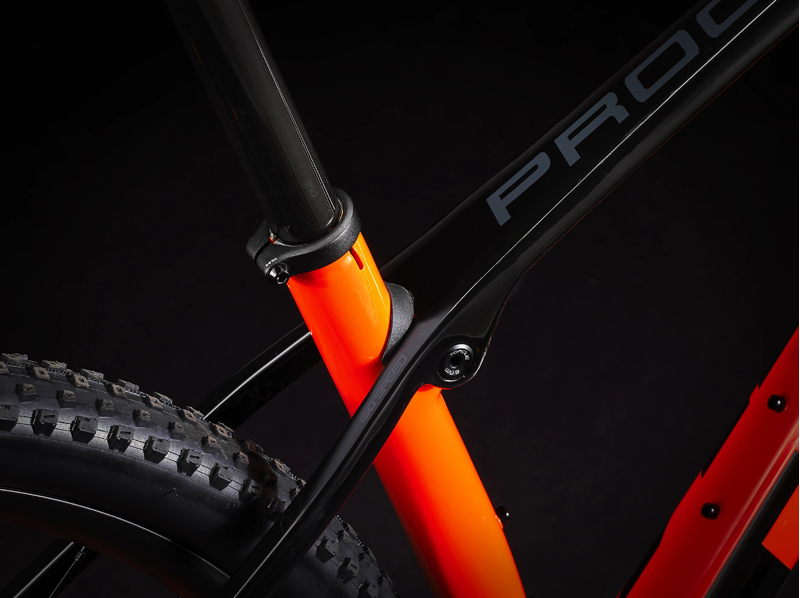 Trek Procaliber 9.7 Hardtail Mountain Bike 2023 in Roarange Smoke-8